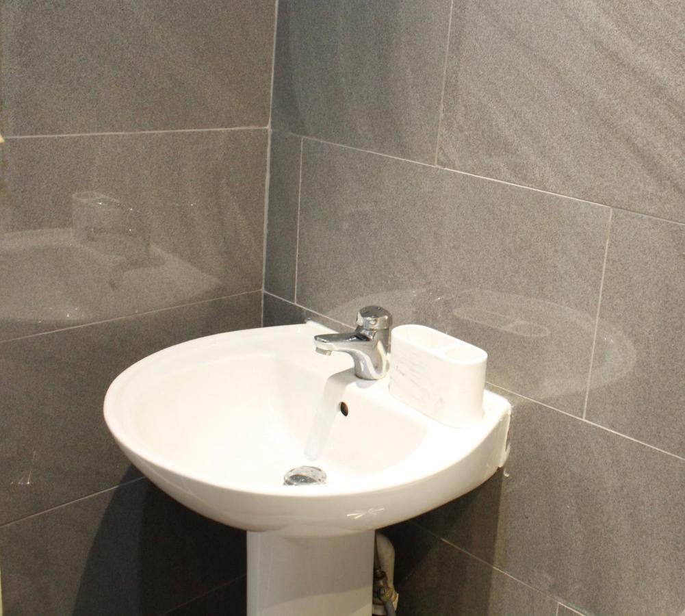 Cozy Rooms Or Apartment In London Townhouse Fast Links To Central Екстер'єр фото